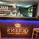 Queen's Club Comida