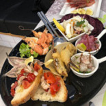 La Tana Degli Amici food