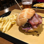 Al Trani Pub Comida