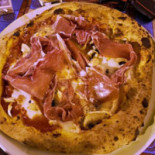 Antica Pizzeria Guglielmo food