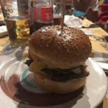 Drunk Sheep Beer Bread Burger Dentro