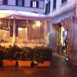 Caffe 31 Exterior