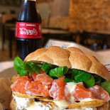 Il Mangiameduse Food