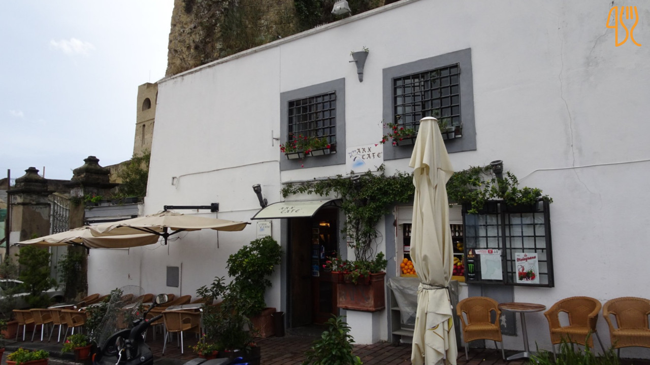 Arx Cafe' Extérieur