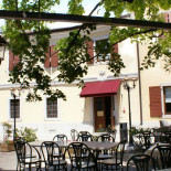 Trattoria Pizzeria Al Tiglio Pri Lipi inside