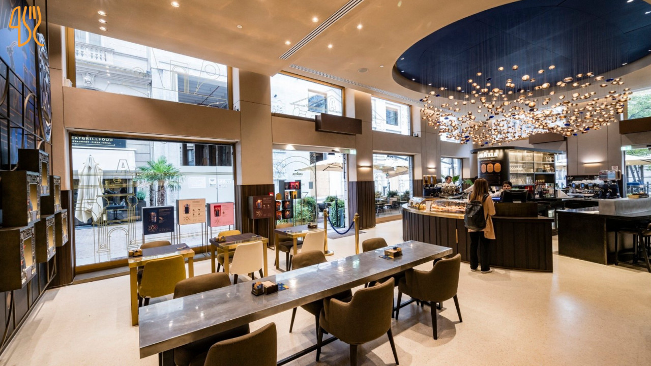 Flagship Store Lavazza Dentro