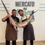 Mercato Del Pesce Di Gaetani Dentro