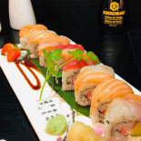 Sushi Family outside