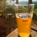 White Dog Beer Comida
