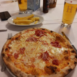 Pizzeria San Michele Di Bezzi food