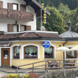 El Ciamin outside