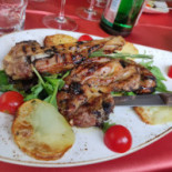 Ara Anua Comida