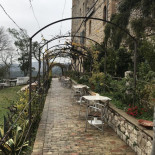 Il Baronetto outside