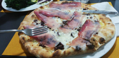 Piutrentanove Ristopizza outside