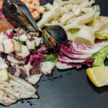 Genesis Pizzeria food