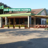 All'oca Nera outside