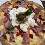 Tutto Pizza food