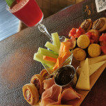 Jue Cafe food