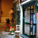 L'osteria outside