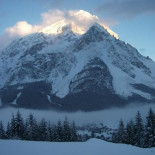 Rifugio Larin outside
