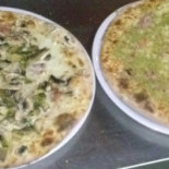 Pizza Island food
