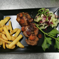 Grey’s Pub Restaurant Lounge Bar food