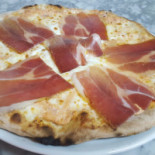 Pizzeria Braceria Il Lupo inside