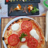 Pizzeria Trattoria Galluras food