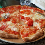 Antica Pizzeria Guglielmo food