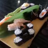 Coreano E Sushi Muzi Nourriture