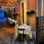Clandestino Ad Ortigia inside
