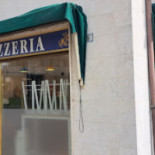 Trivial Pizza food
