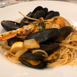 Pizzeria Vesuvio food