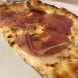 Pizzeria Vesuvio food