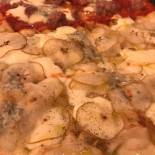 Estro Pizza Lab food
