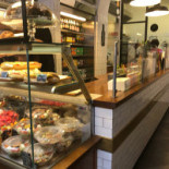 Genuine Bread And Fruit Nourriture