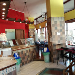 Mr Berry's Dentro