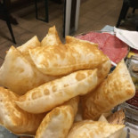Ai Pini Nourriture