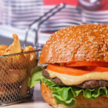 V6 Pub Grill Comida