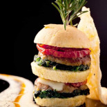 Amaranto's food