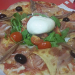 Max Pizza Drive food