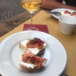 Koinè Vineria Comida