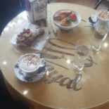 Caffe Royal Moka food