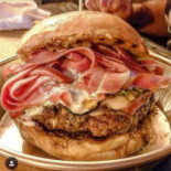 Chop's Pub food