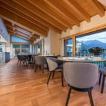 Al Persef À l'intérieur