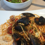 Pizzeria La Perla food