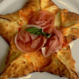 Pizzeria La Regina food