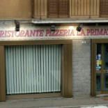 Zhu Lanchai Primavera outside