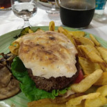 Saloon City Comida