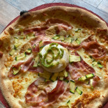 Frank's Caffe Pizza Con Cucina food
